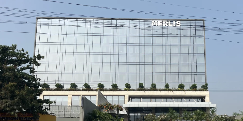 Modern hillside home with panoramic views